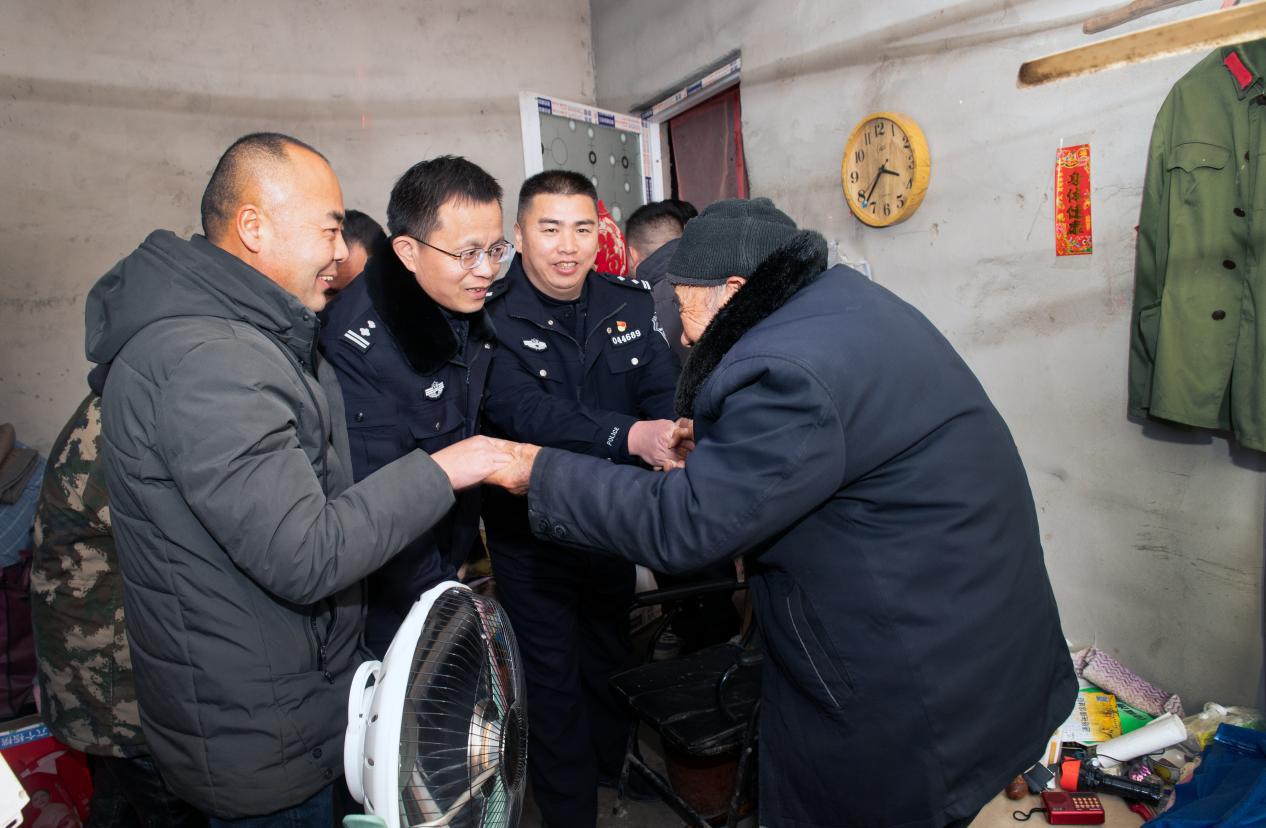 ddf742d9260346de1fdca6c3f5a82a1