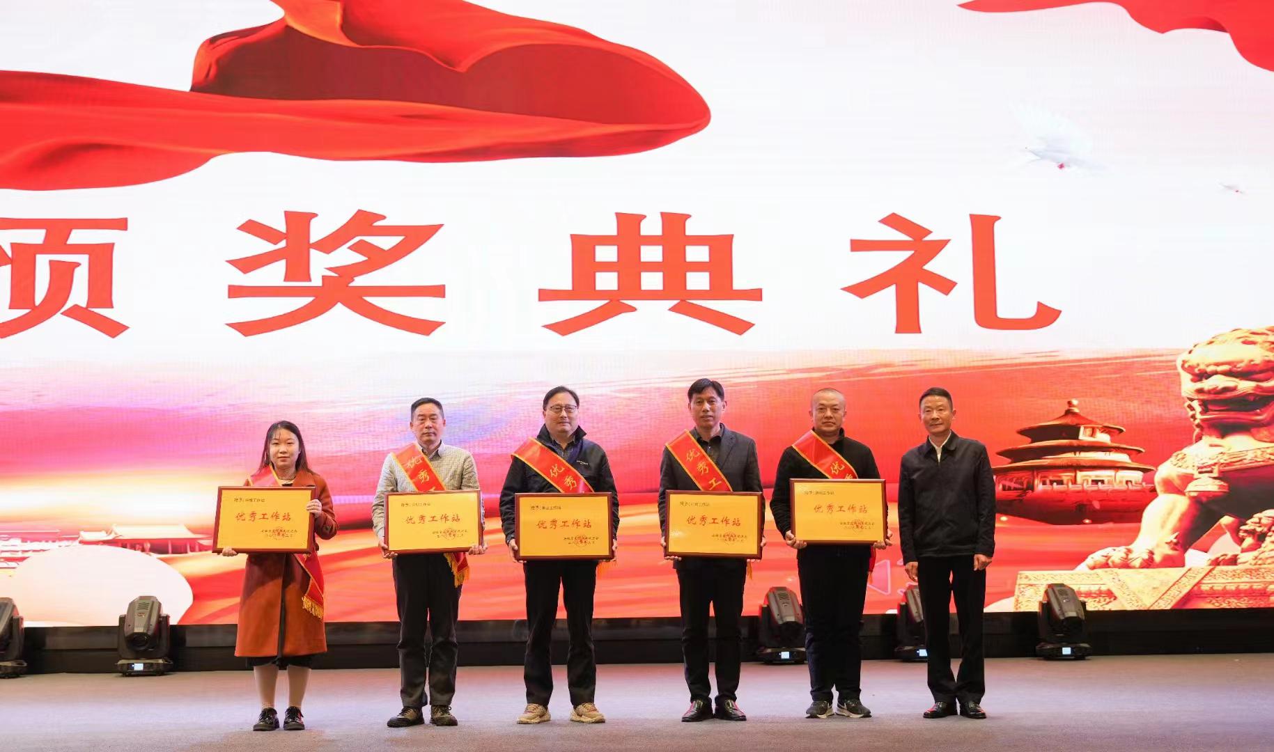 08b840ee88c614914a4891be41539b4