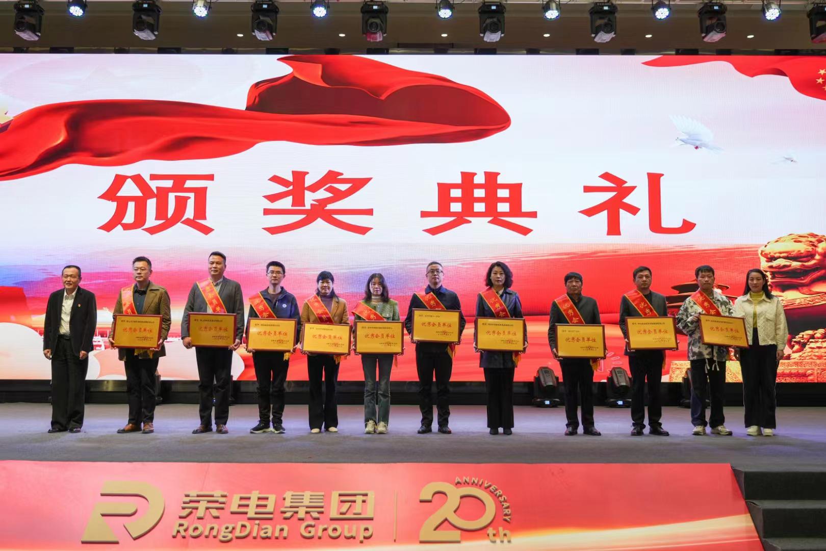 1b0d1831555f8c630fe3b184d752298