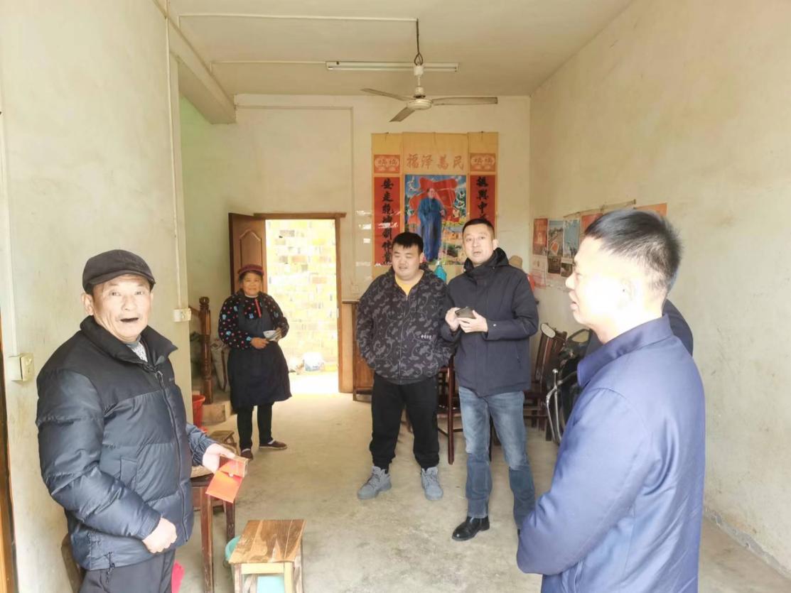 史成林走访慰问退役军人