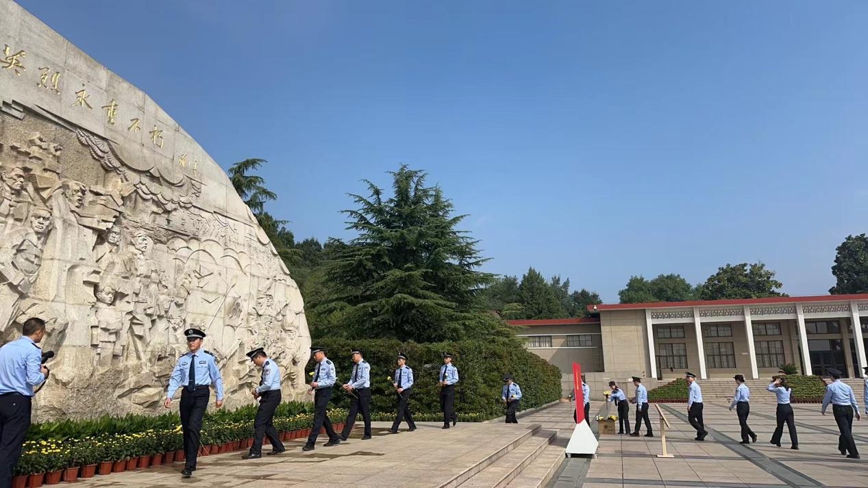 C:\Users\hp\Documents\WeChat Files\wxid_yw6a6wy4q90a22\FileStorage\Temp\6e4fc1035974c5fa73f9f95340d3fbb.jpg