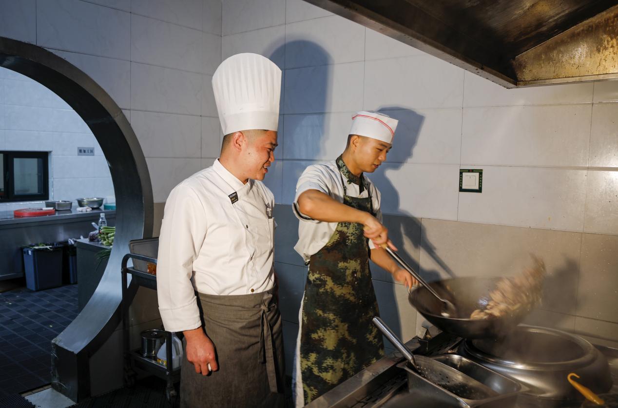 6c1e32be52a0bfb923b605ee66e2aa84