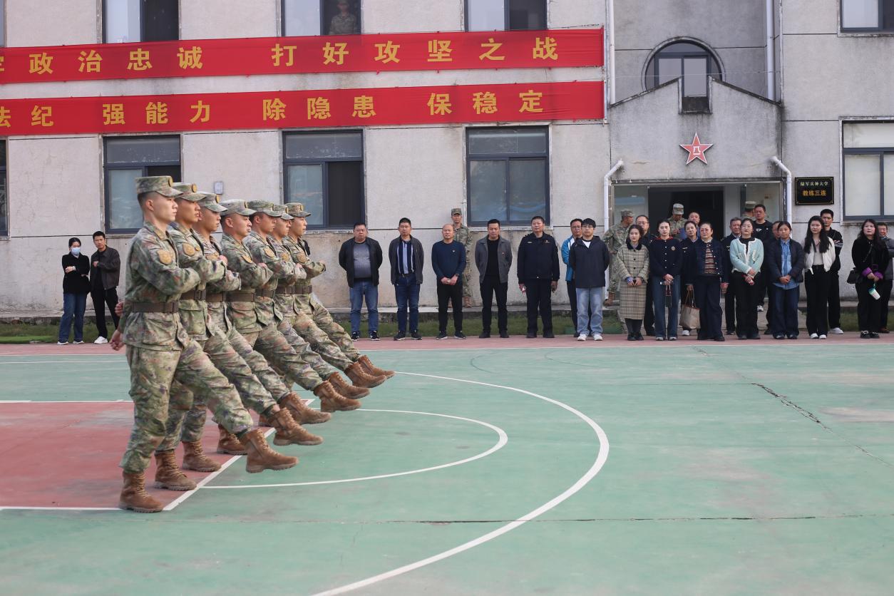 8e01661e60ea5e3d57a360352bf04cdc