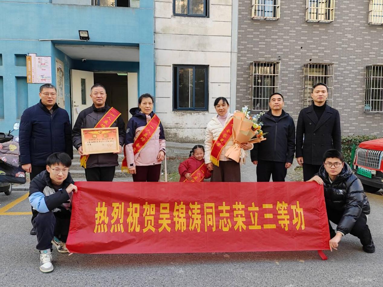 681d1acaf2acb8f69ed82feb47ddaf07_720