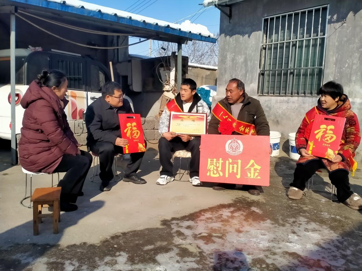 4d1ac56fbffdde59f108aa5d4b5f591d