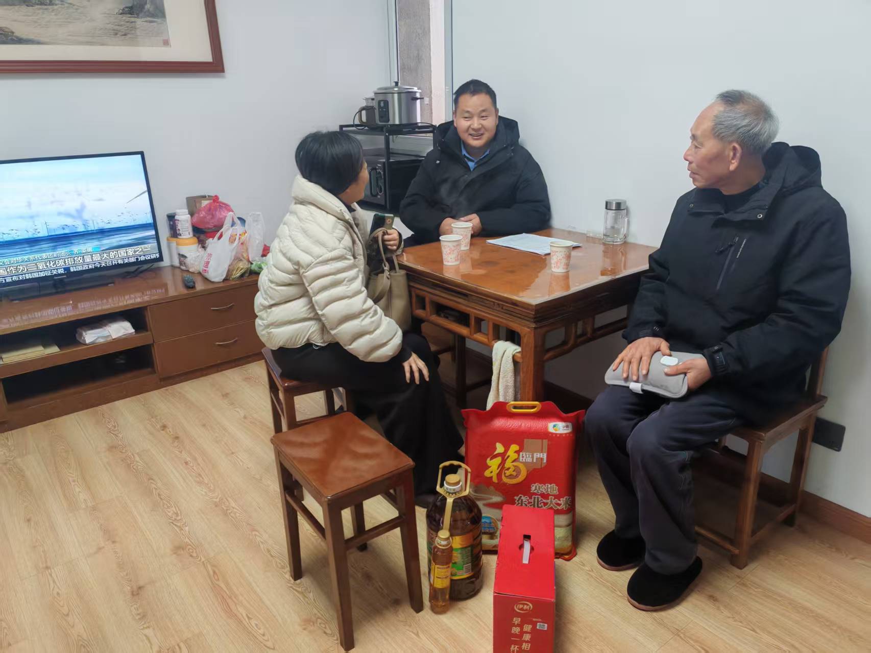 走访慰问常态化联系退役军人方淦明