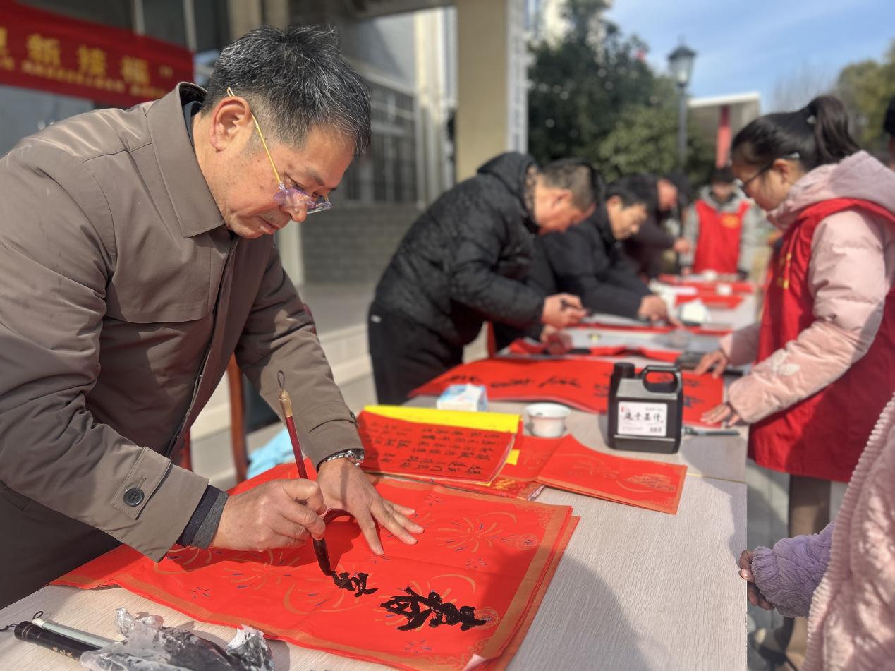 06e7c813c72288fc12b0a66b051feec7