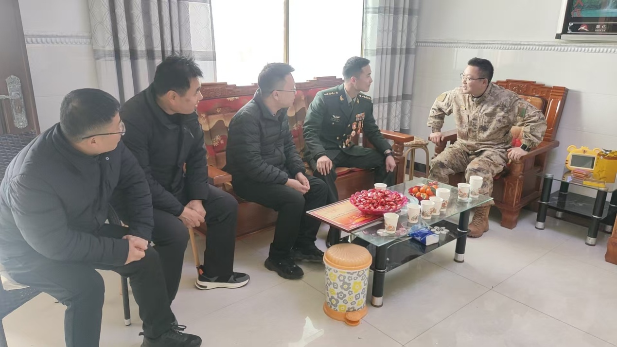 C:\DOCUME~1\ADMINI~1\LOCALS~1\Temp\WeChat Files\ea5914f348c5bf61c84b444b369f58e.jpg