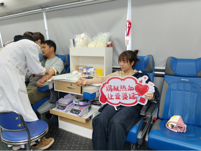 d38754cd6beb42e8bf3e78489a39fe1b