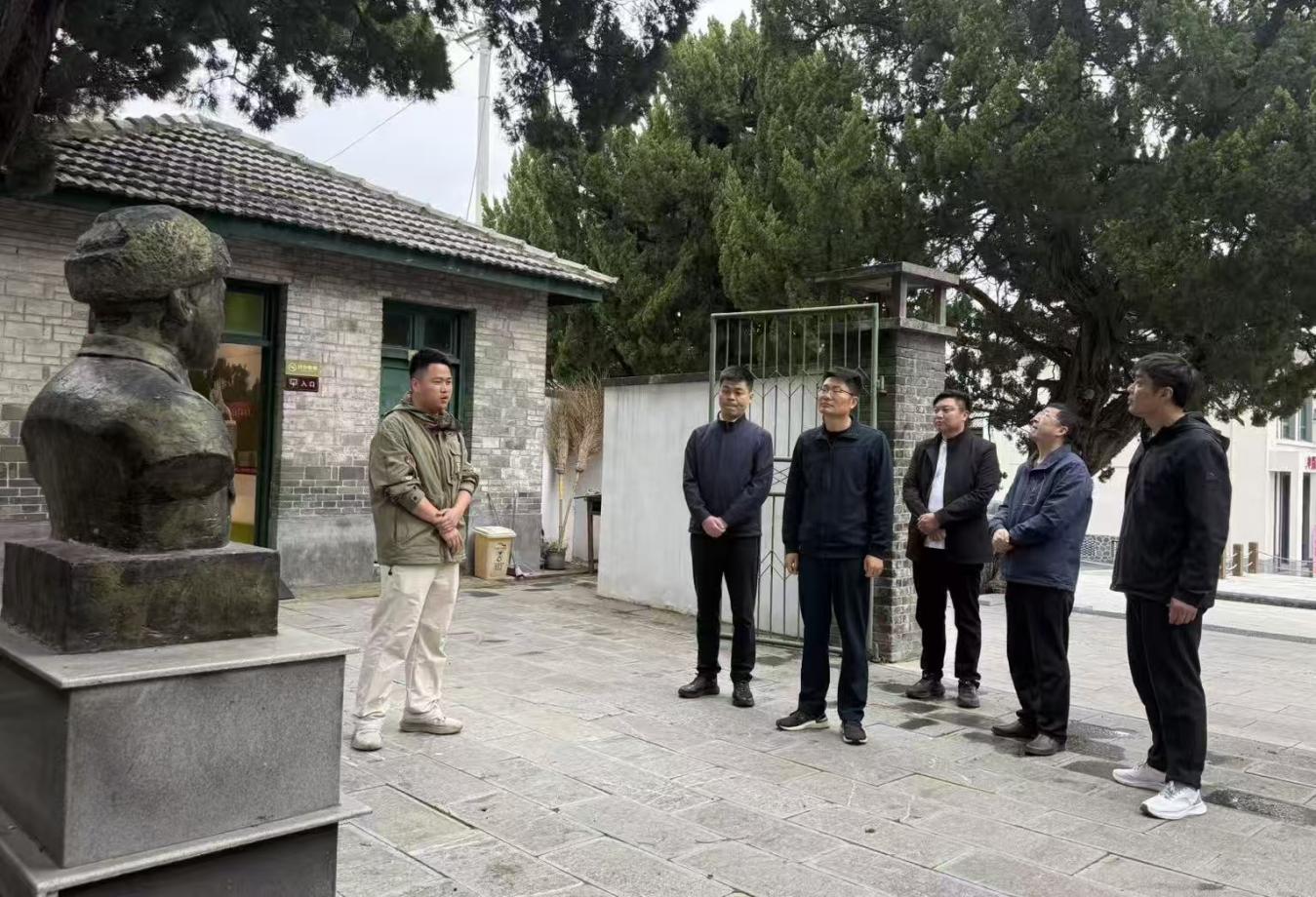 2420861bcd067814380033316e1203d8