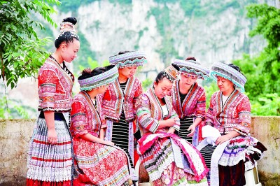 让古老苗绣“绣”出幸福美好新生活 让古老苗绣“绣”出幸福美好新生活