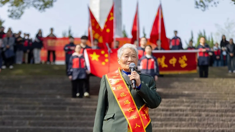 南陵中学远足祭英烈活动_南陵中学_清明节南陵中学思政教育