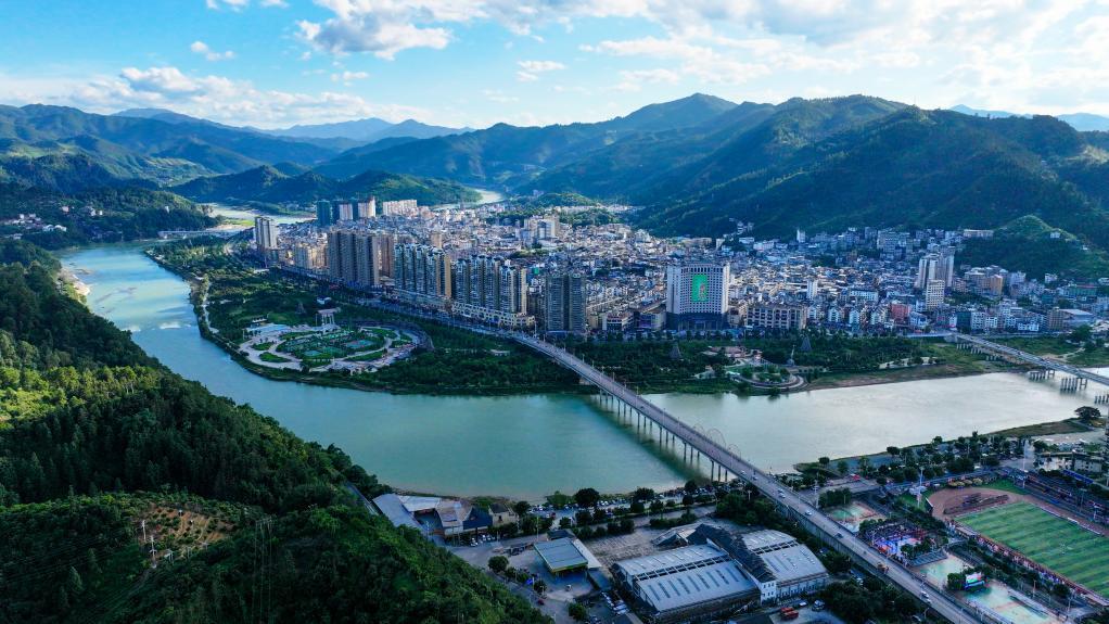 小城何以生机勃勃｜贵州榕江：借“村超”探富民之路(图2)