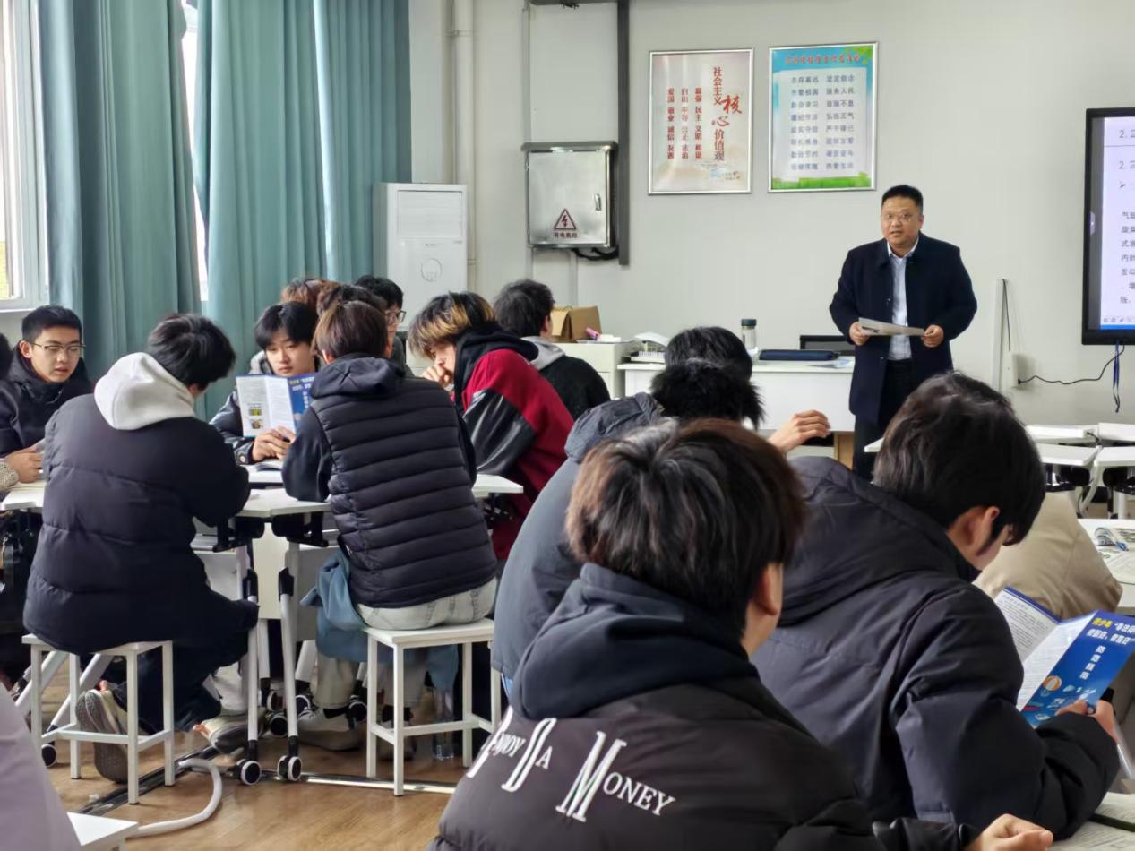 照片-农银人寿宿州中支走进宿州职业技术学院为青年学子筑牢金融安全防线2