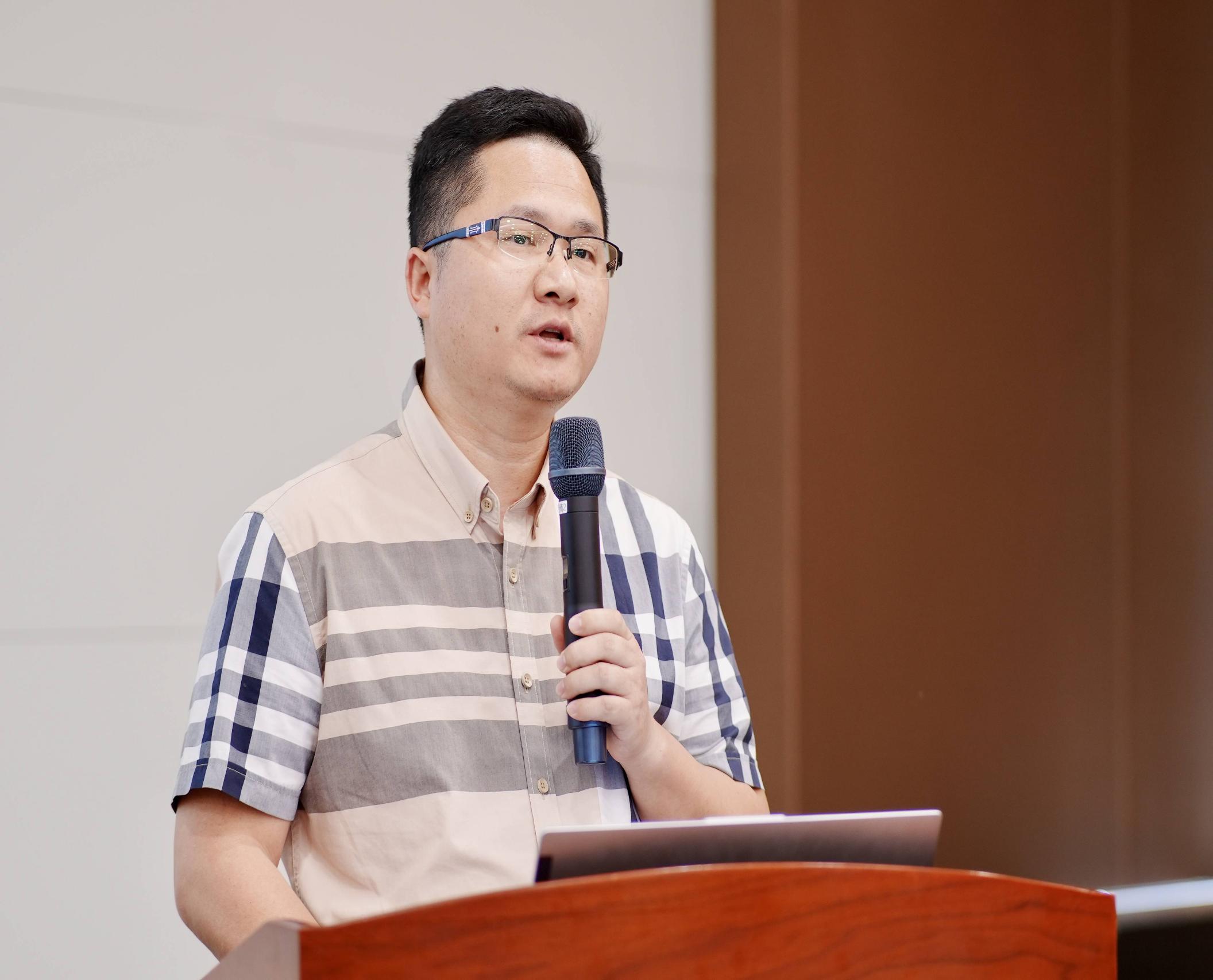 87ba2c93a11682f3235d114e4a2672e3