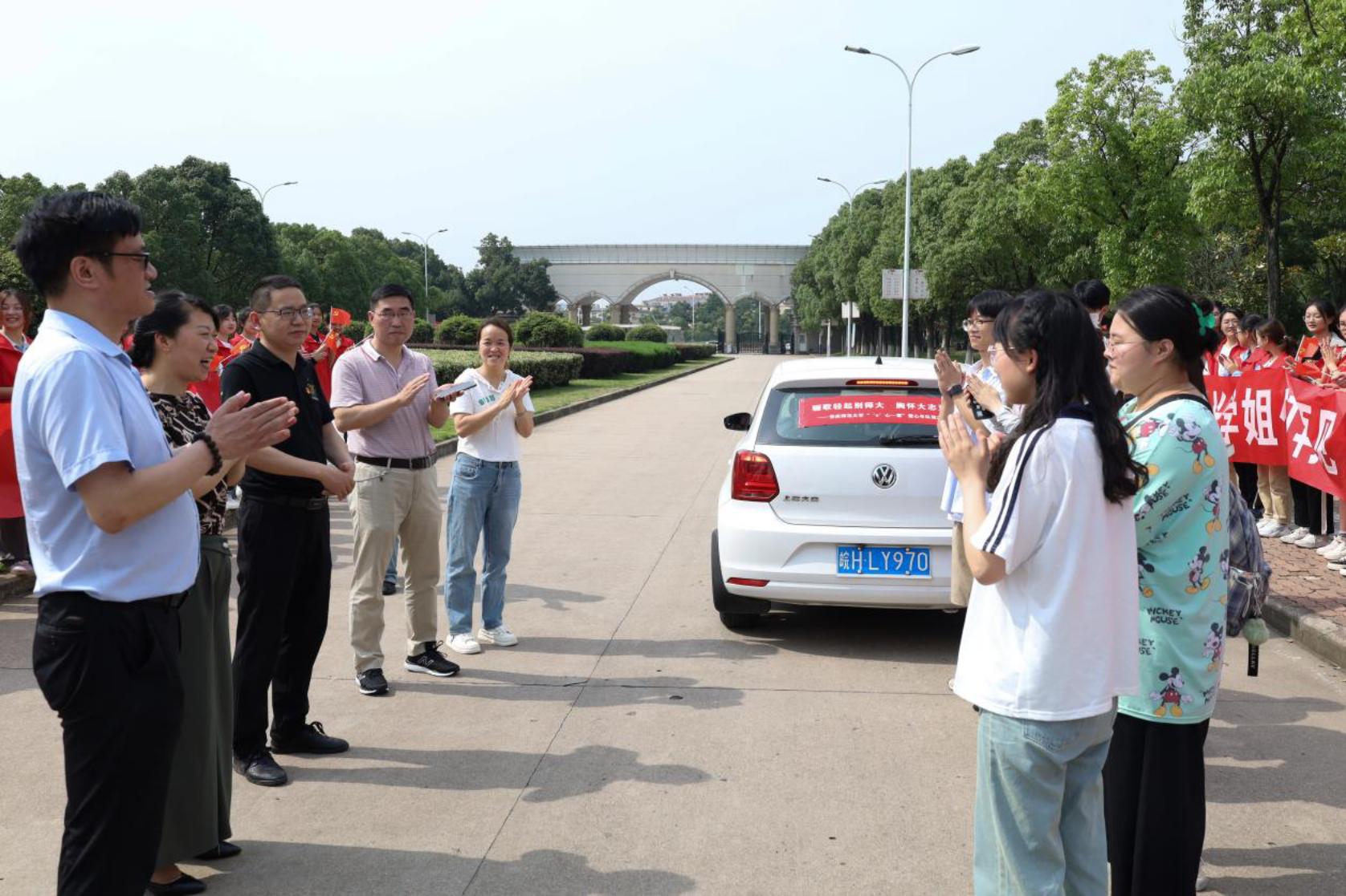 师生谈话近景2