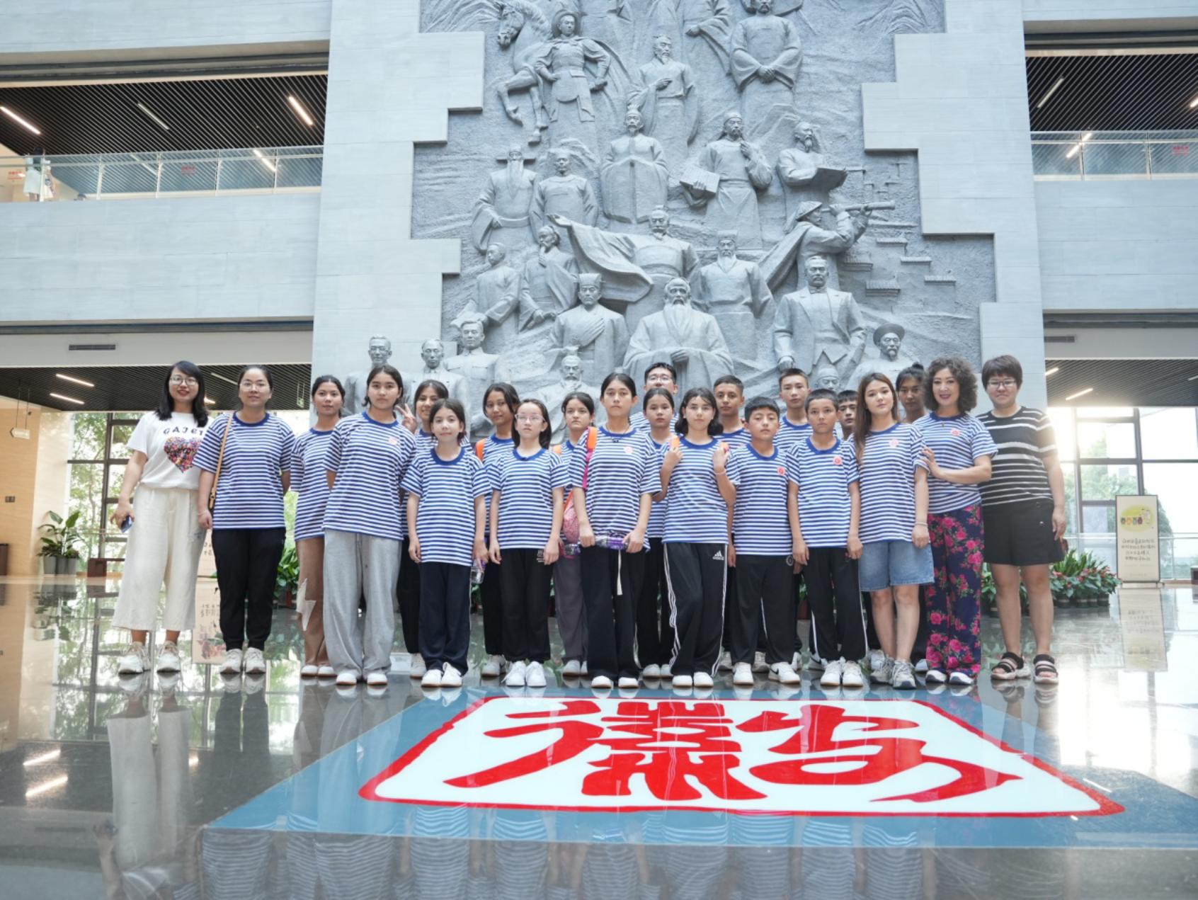 C:\Users\llp\Desktop\研学营微信稿件\名人馆\daa5747a68241eff6f980112dac9864.jpg