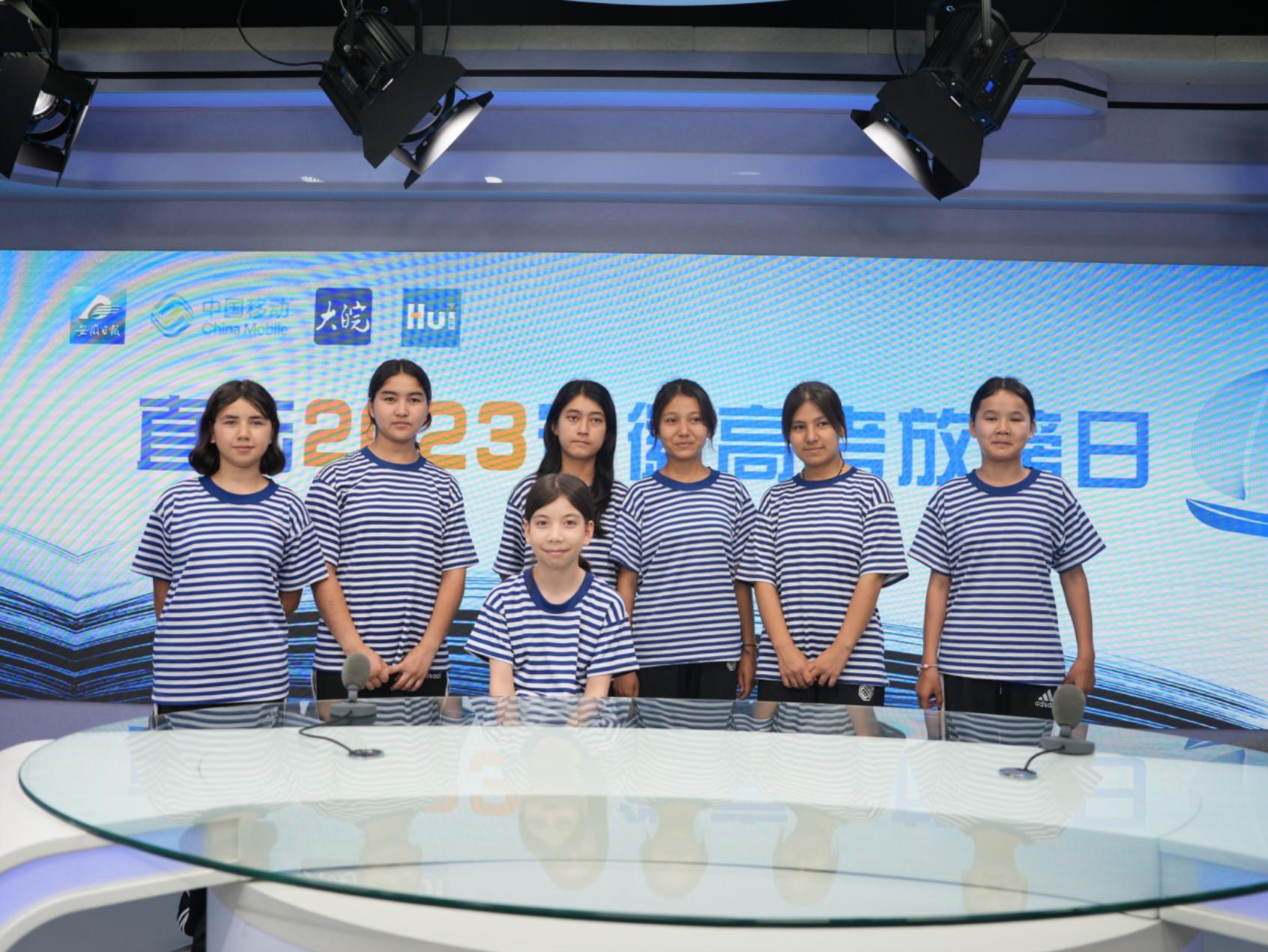 C:\Users\llp\Desktop\研学营微信稿件\演播室\10f45ff119819fa1a9a6cb1fae93a30.jpg