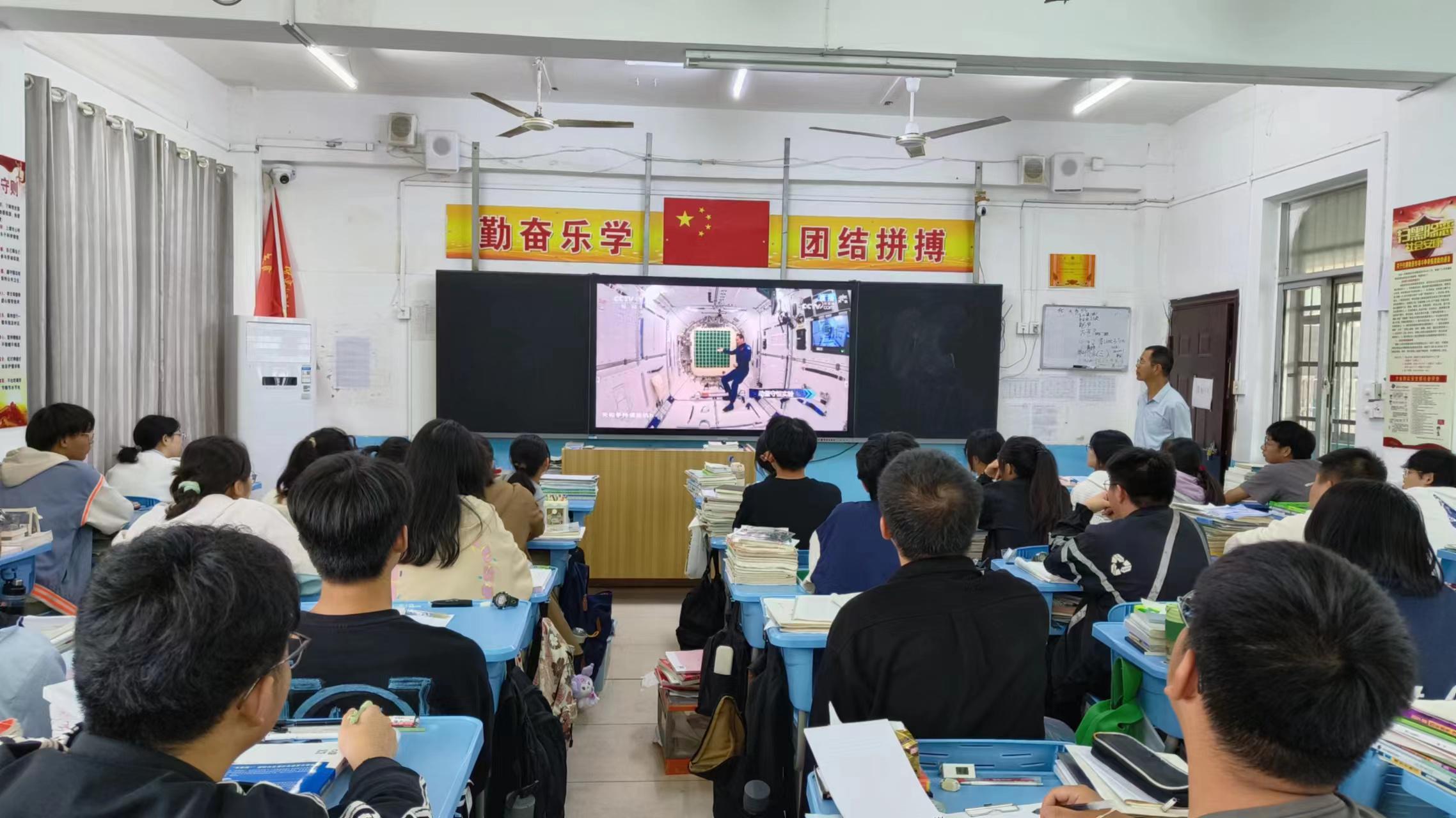 340db035f232b23b12f9460475c3dca