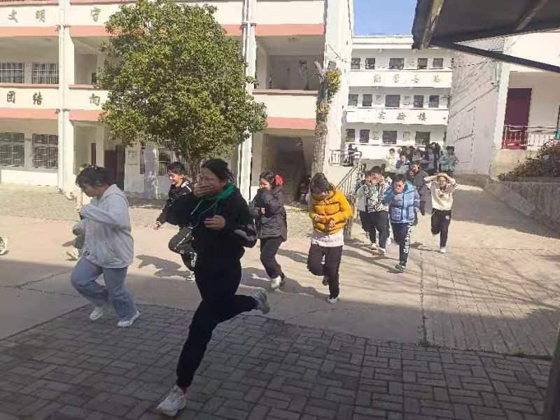 7c7be83b2a5ceb7f625b596af7fbec6