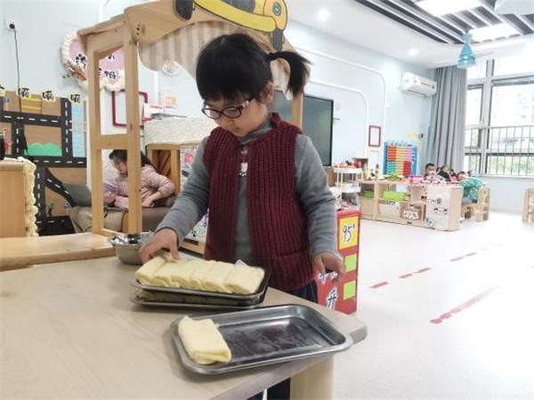 C:/Users/MI/Desktop/长幼教育集团天成分园：衔接有方，成长有章（十七）——我真的很棒/长幼教育集团天成分园：衔接有方，成长有章（十七）——我真的很棒/缩略图/33.jpg33