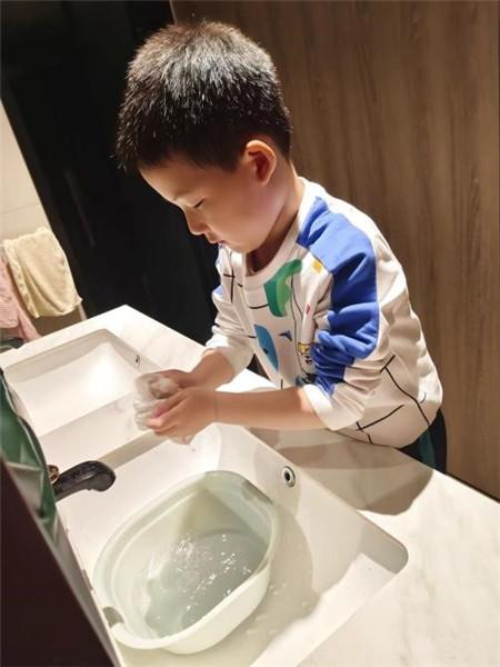 C:/Users/MI/Desktop/长幼教育集团天成分园：衔接有方，成长有章（十七）——我真的很棒/长幼教育集团天成分园：衔接有方，成长有章（十七）——我真的很棒/缩略图/35.jpg35