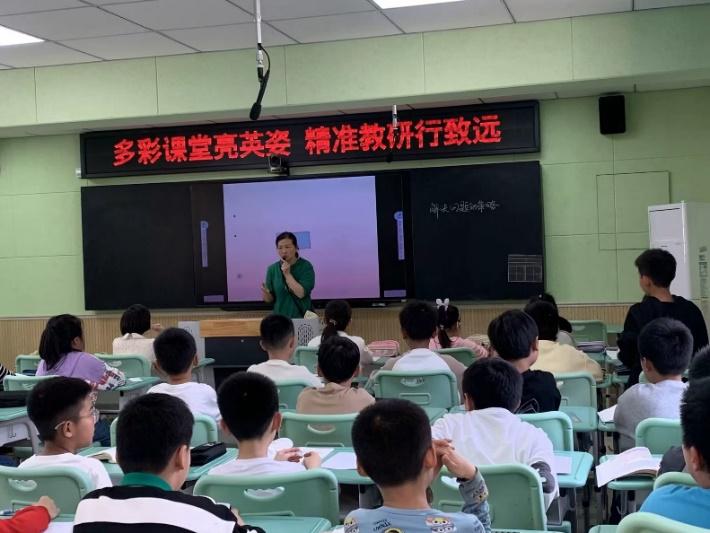 C:\Users\123\Desktop\骨干教师示范课台账\郑礼梅公开课\郑礼梅公开课照片.JPG