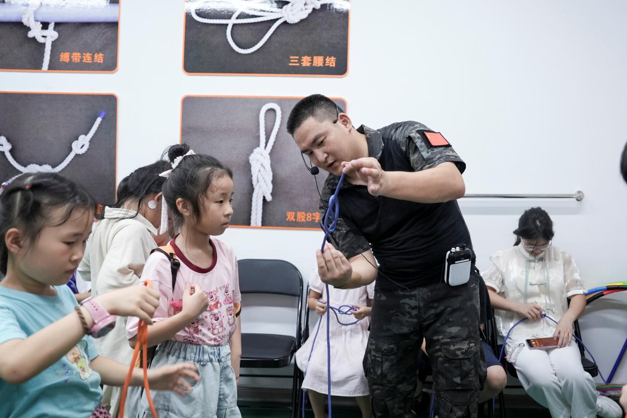 G:\林丽萍F盘资料\2024年\地震研学活动图片\DSC08178.jpg