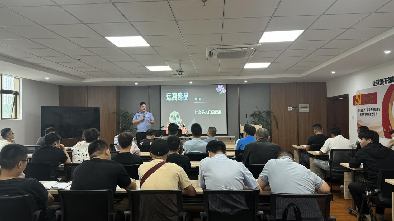 52ce11f268f652fcc29b408497e1bd5