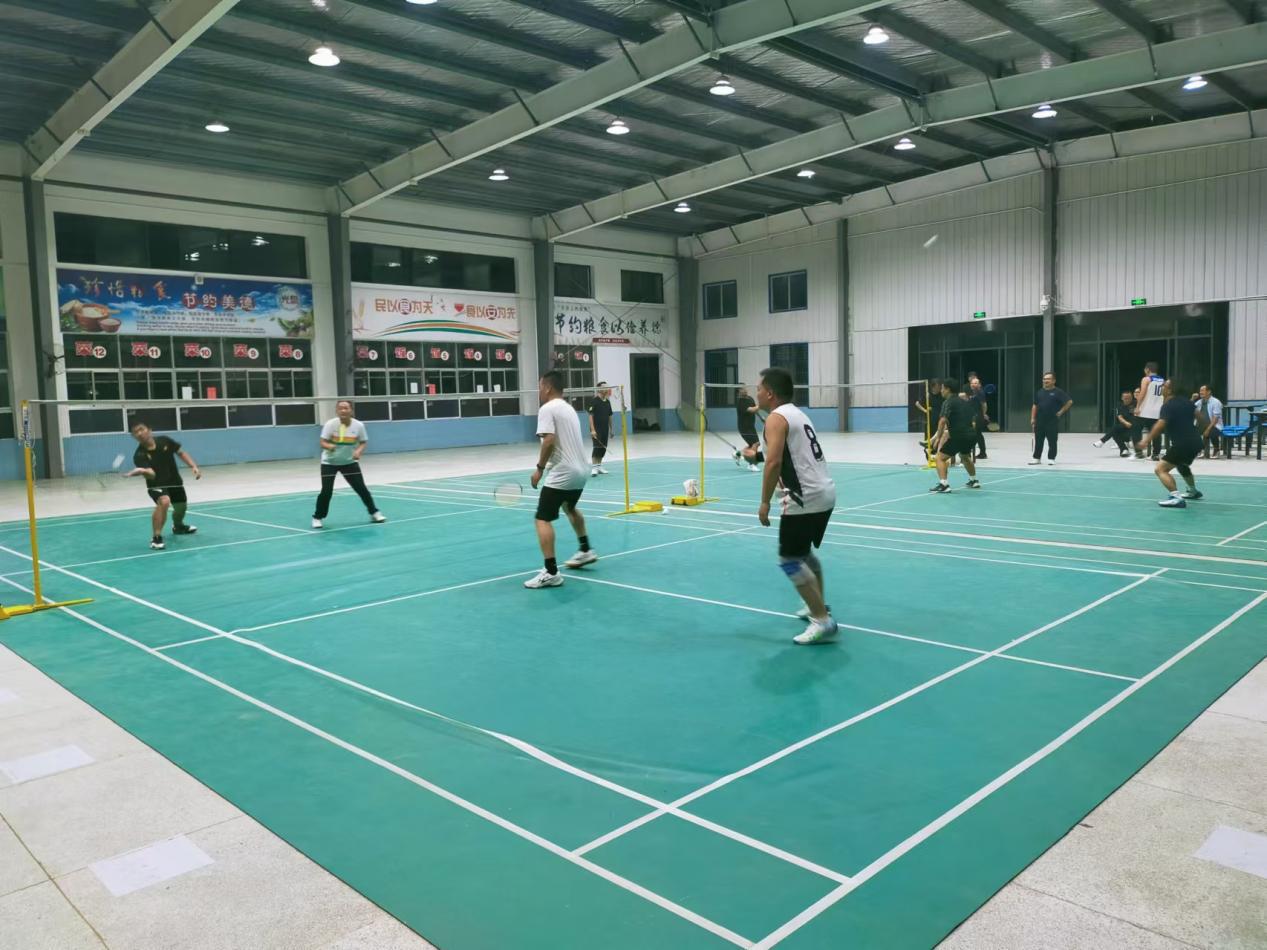 9704d99df8bee21b5b704dd850fc186