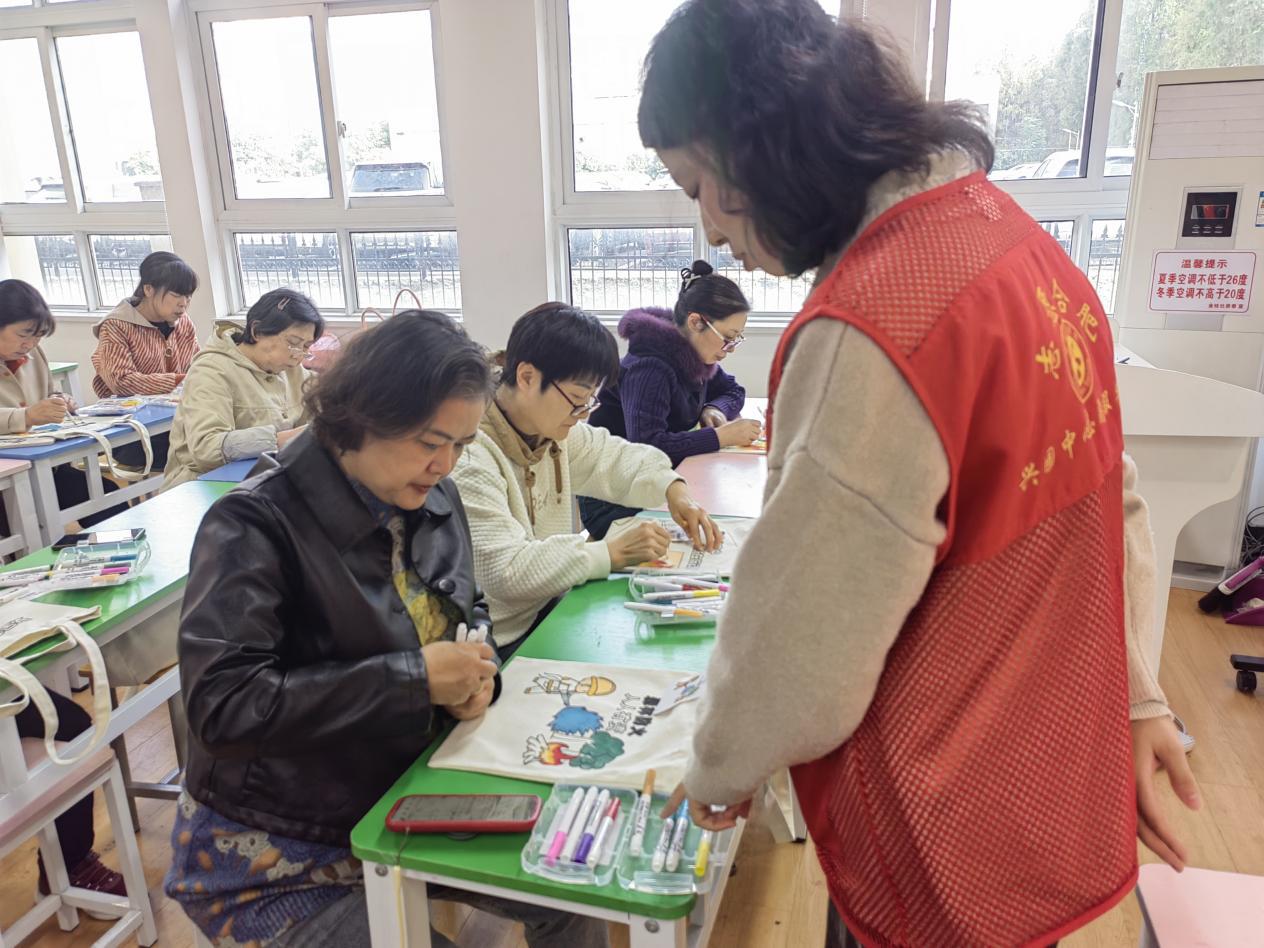 2024年11月8日下午 14：30-16：00 老有所学之消防安全记心间 手绘包包护平安 (3)