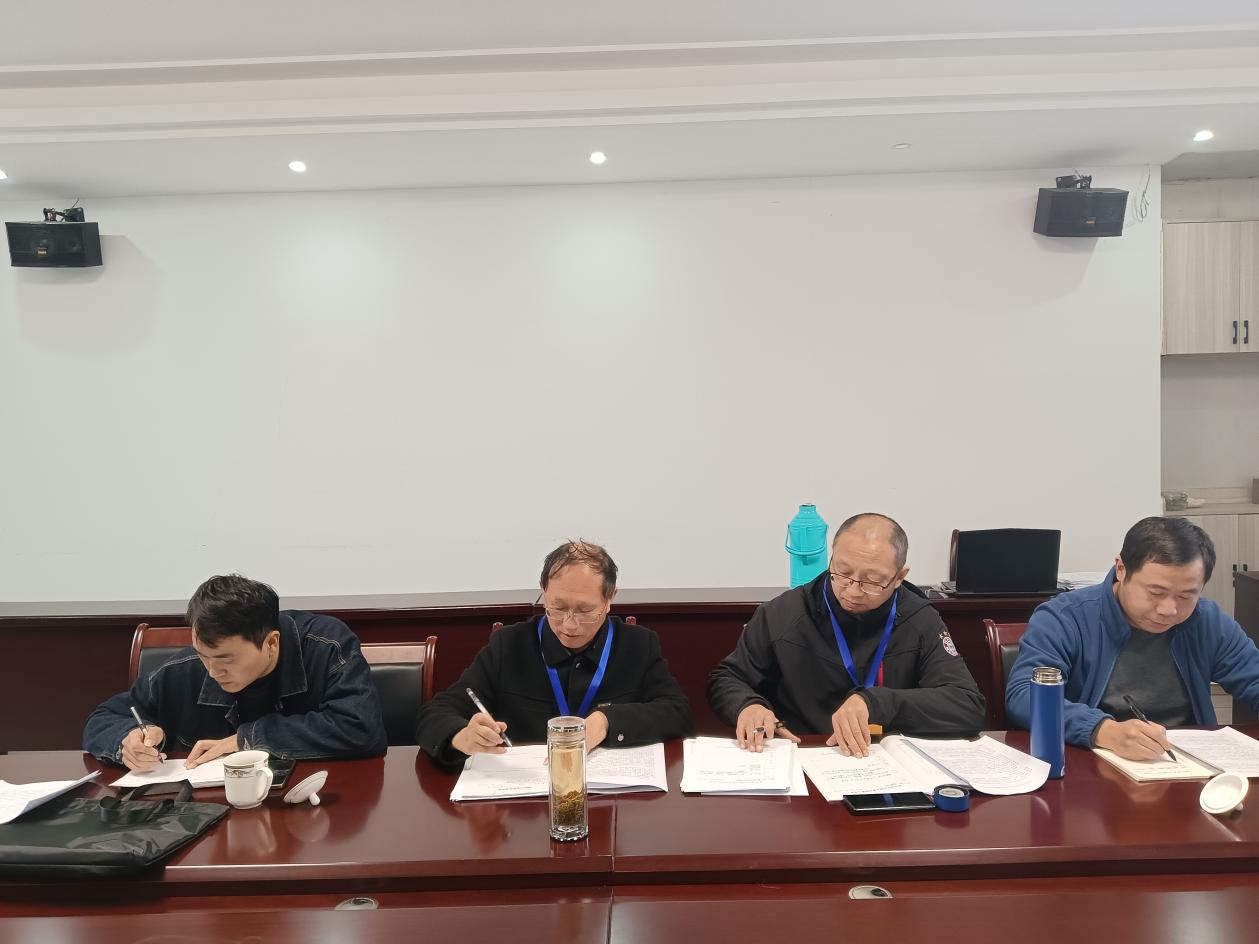 33d3f1f7b13d961a10d844f33af53b5