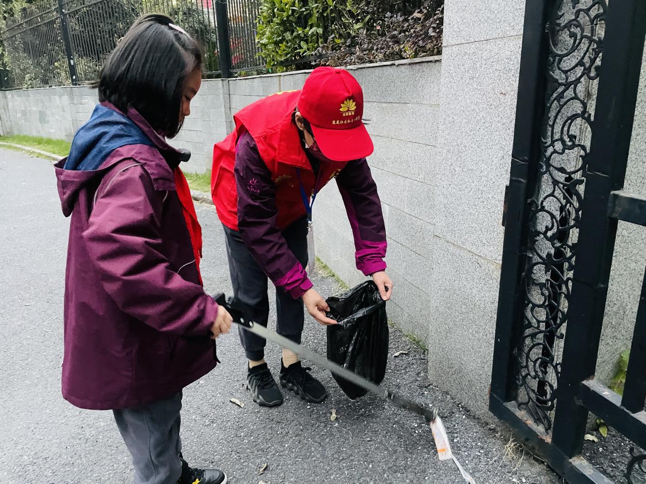莲花社区柏树郢居委会：“幸福银领”青春志愿，携手共筑爱心桥梁docx (5)