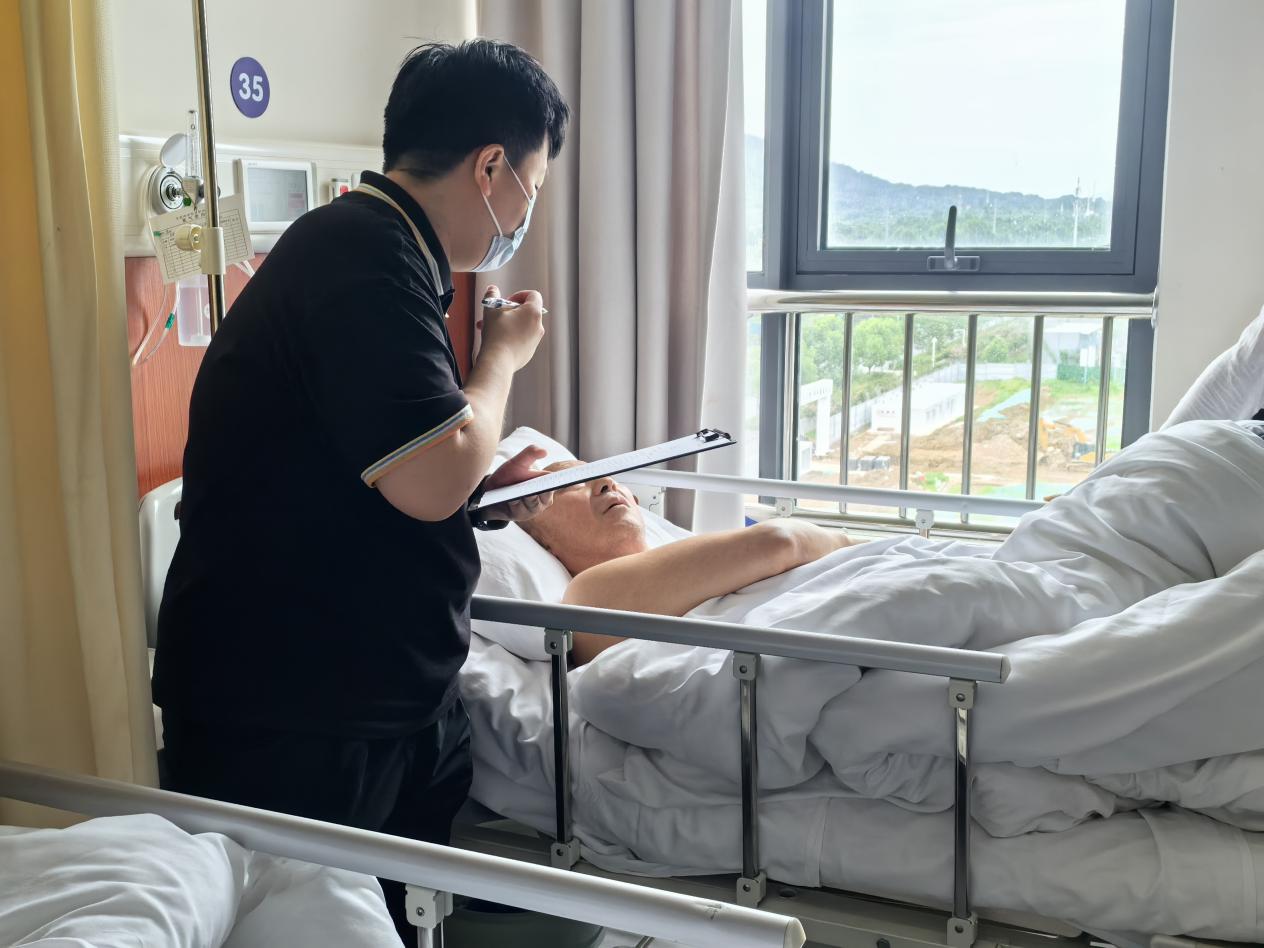 b6ca4d9ee40c5de189f1916b2c55ff1