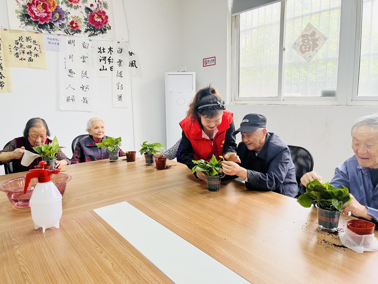 18d9e7c496764ab8544606d2ffde360