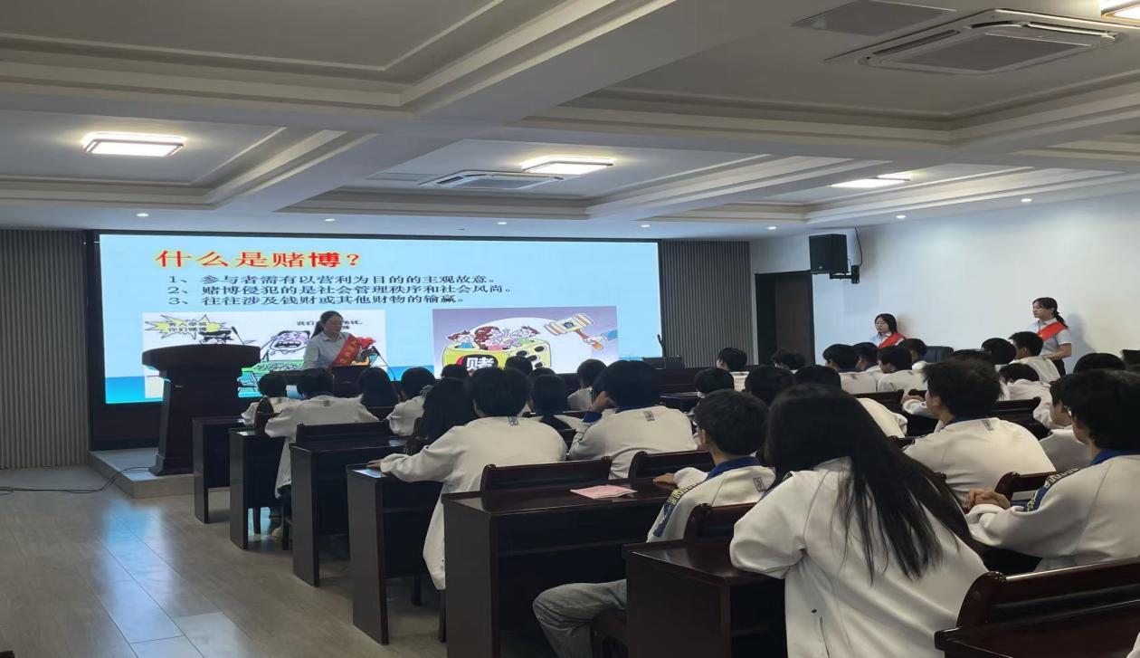 2293e39fddc9264f52f7382933ec765b