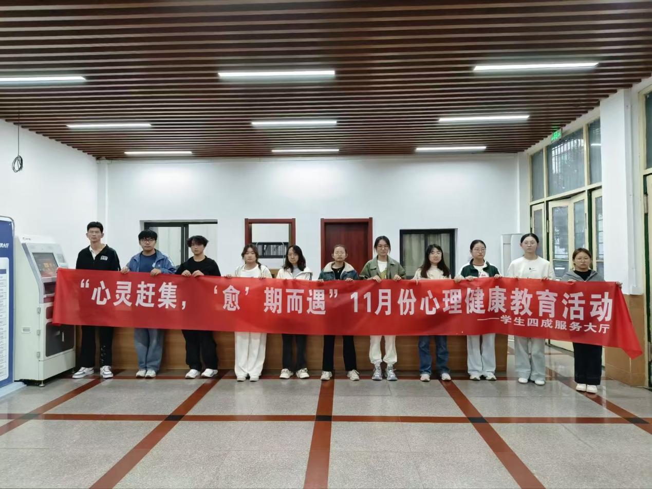 人们在看台上的人在房间里

AI 生成的内容可能不正确。