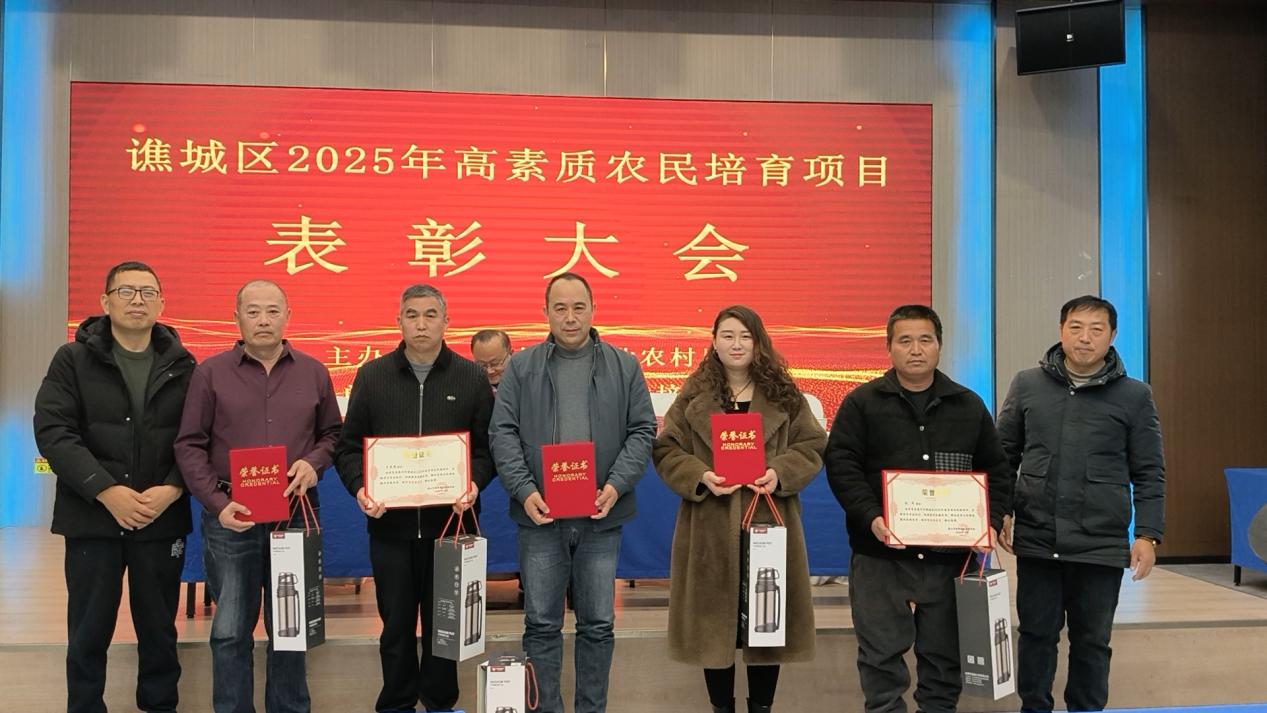 52b1a4e63c40a422d6565dd6064ba24