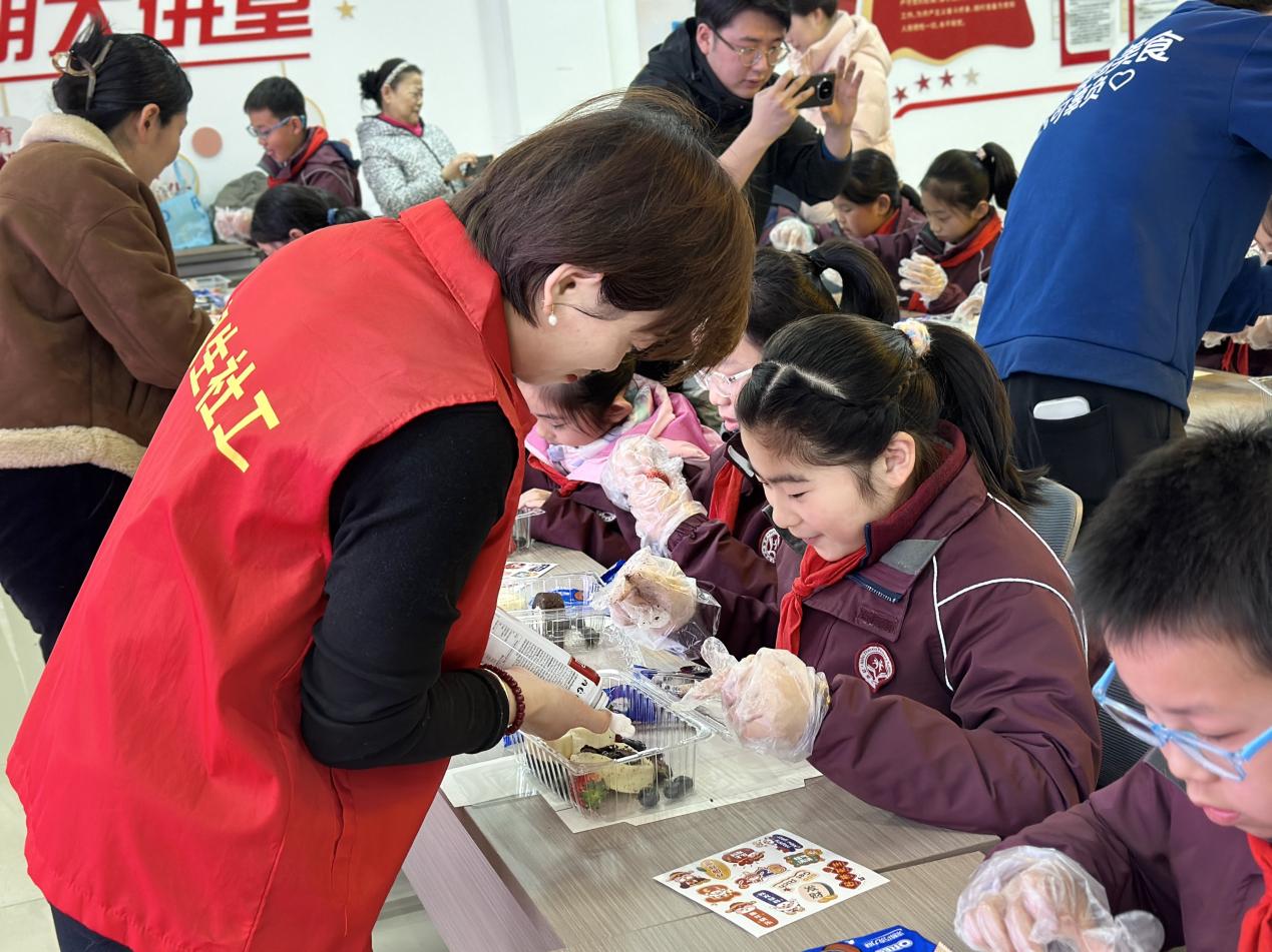 合肥经开区莲花中心柏树郢：甜蜜“食”光幸福加“焙” (1)