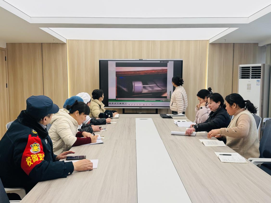 212e0b3e3db1e9f68190ba44356c7a33