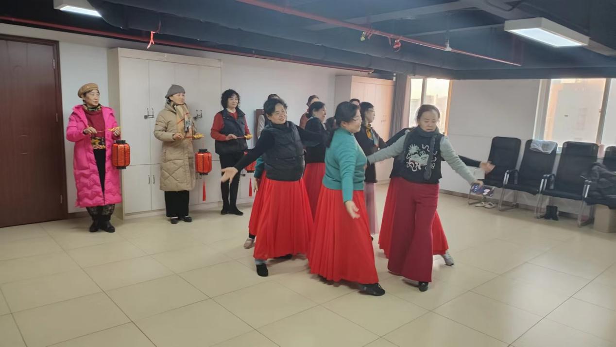 合肥经开区莲花中心柏树郢：指尖生花迎福至，笑语盈堂话新程 (7)