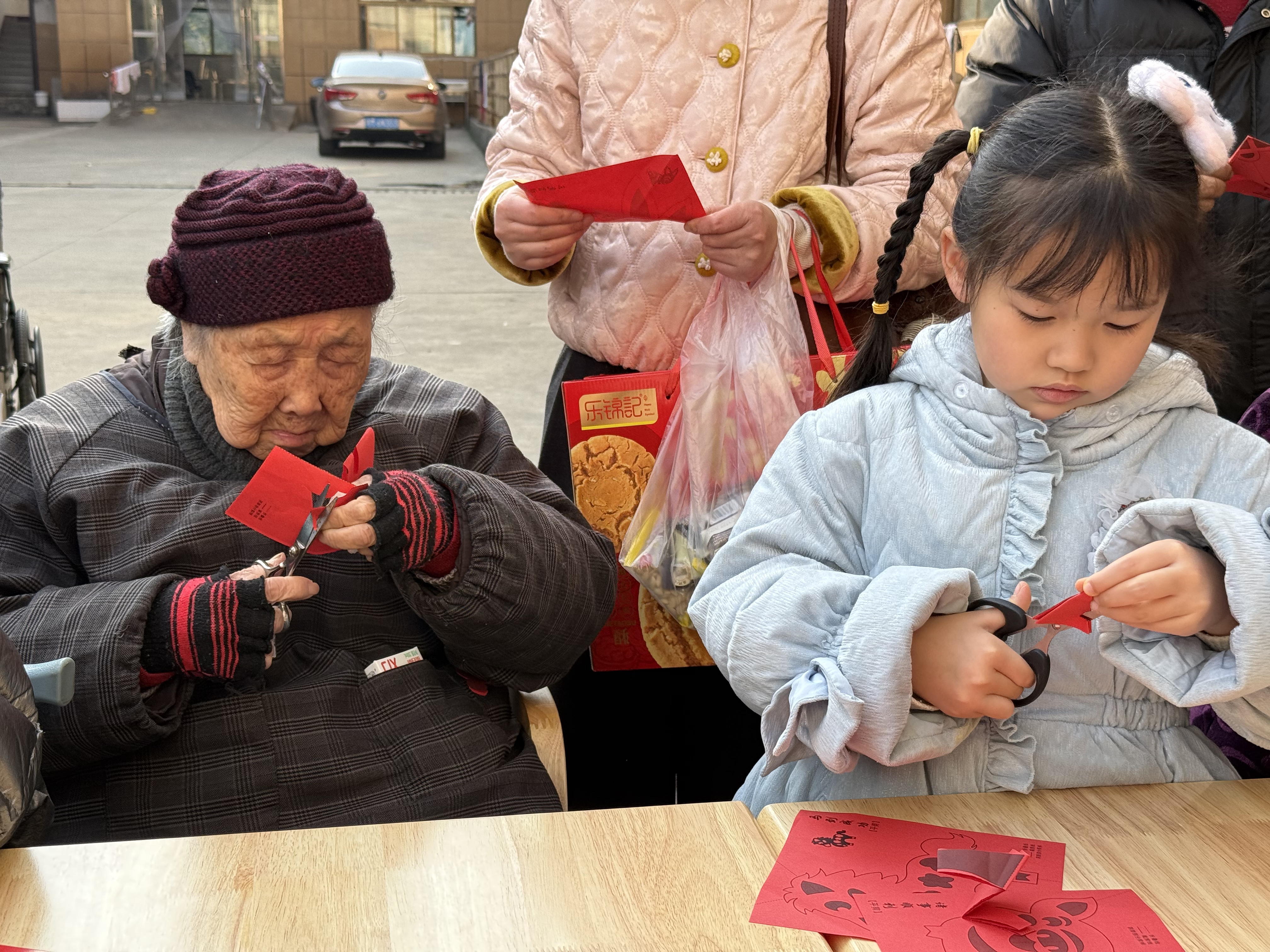 2026.2.12能源书站“书香贺新春 关爱暖银龄”——图书馆养老院慰问之行9