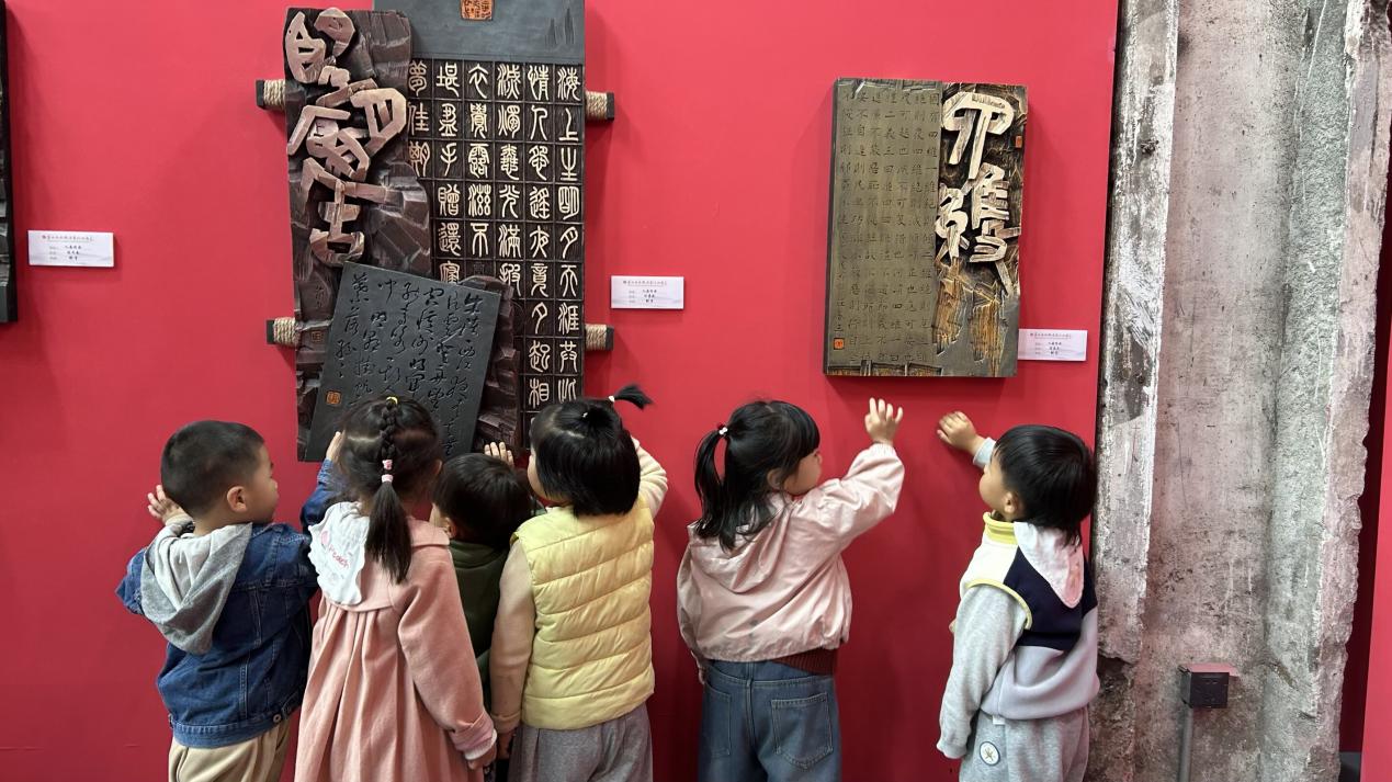 b64f7af43ff5bd7c94a528c368de09f3