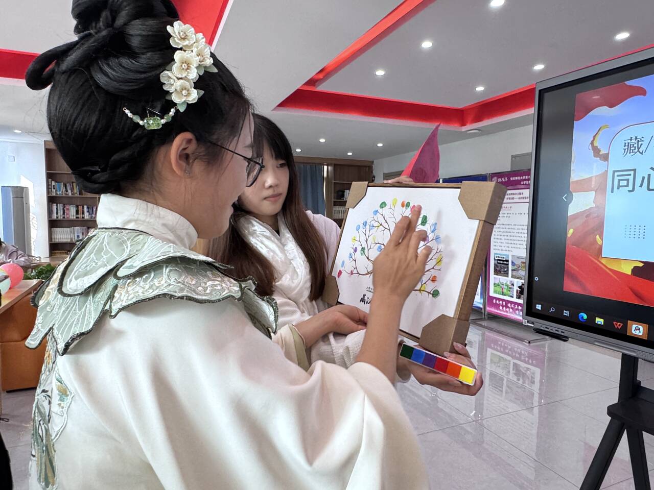 20260401思政二班组织开展民族团结主题活动 (16)