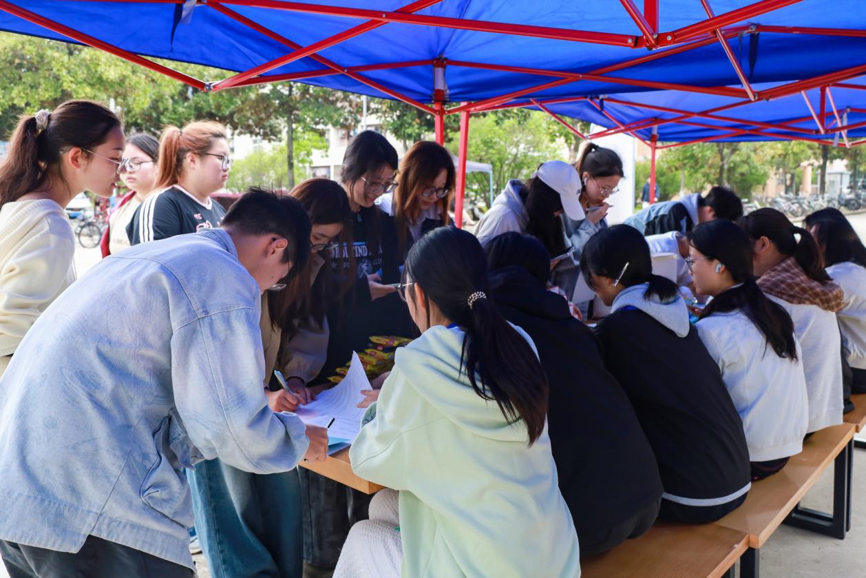 中景 活动现场6