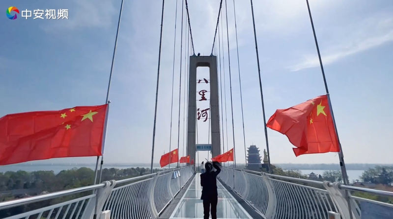 　3月28日，参加“相约安徽·向春而行”活动的媒体记者走进阜阳，在千年古城颍上，寻管仲老街古韵美景，这里不是江南胜似江南。.png