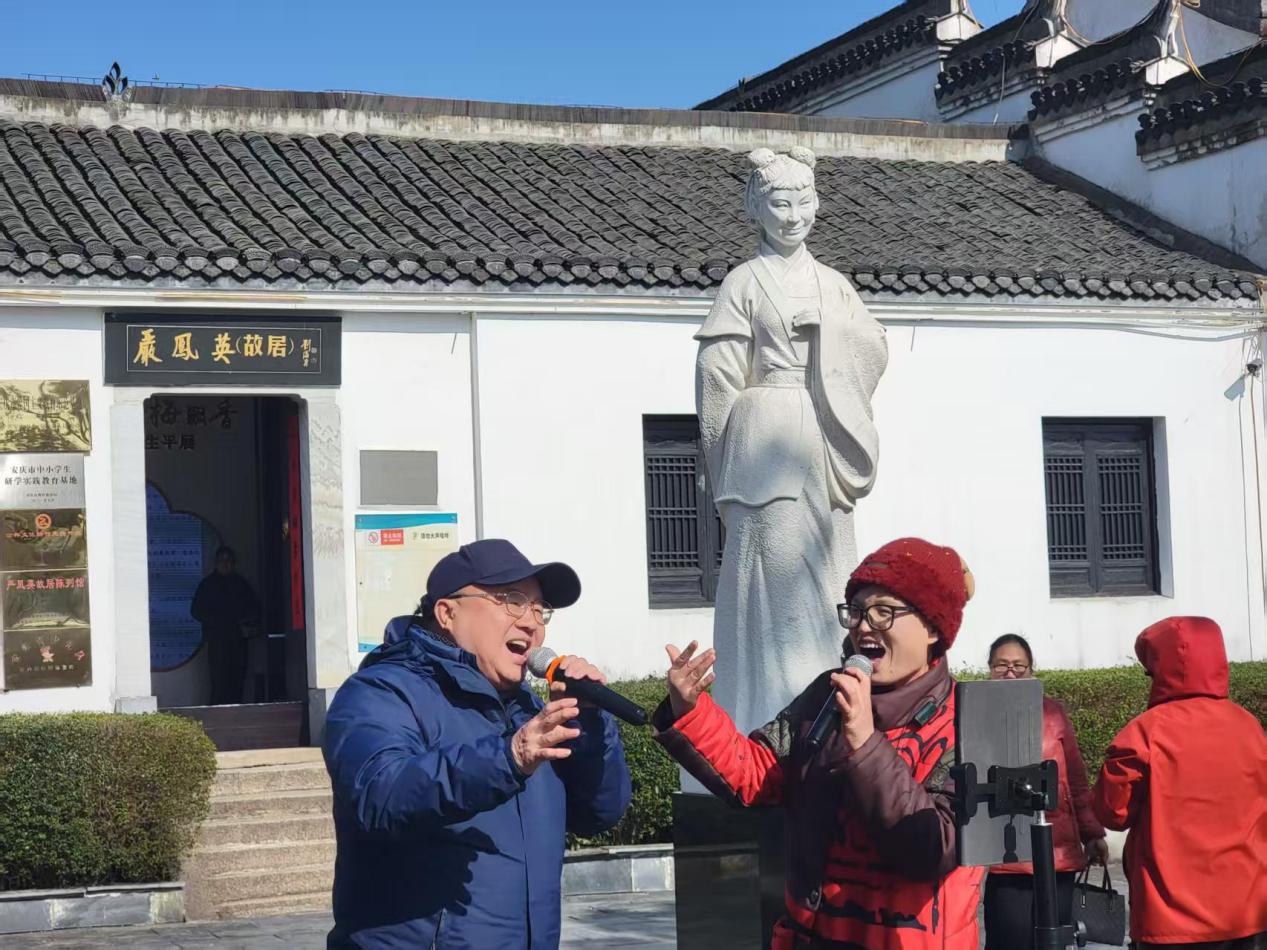 374c2246c84d564e6033458be8783c7c