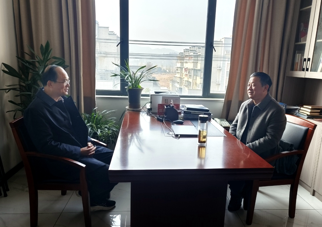 董事长 1.jpg 董事长 1.jpg