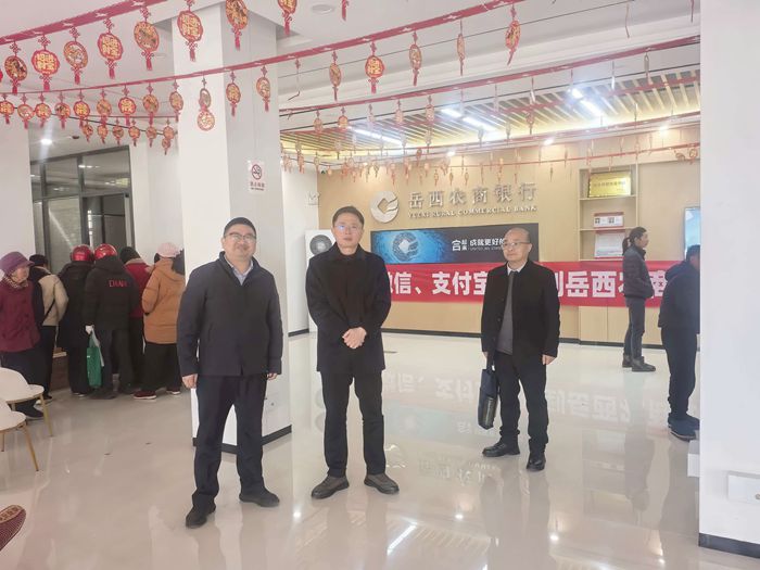 白帽_副本.jpg 白帽_副本.jpg